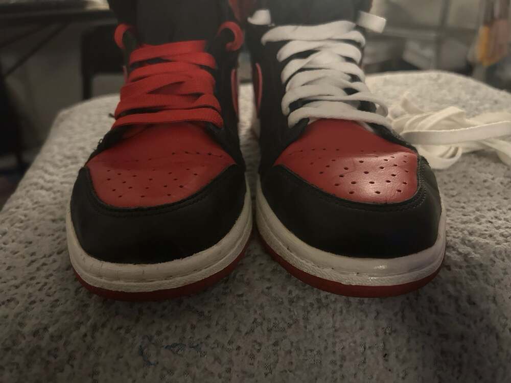 Nike Air Jordan 1 Mid Banned Black Red 640734-074 SZ 2Y